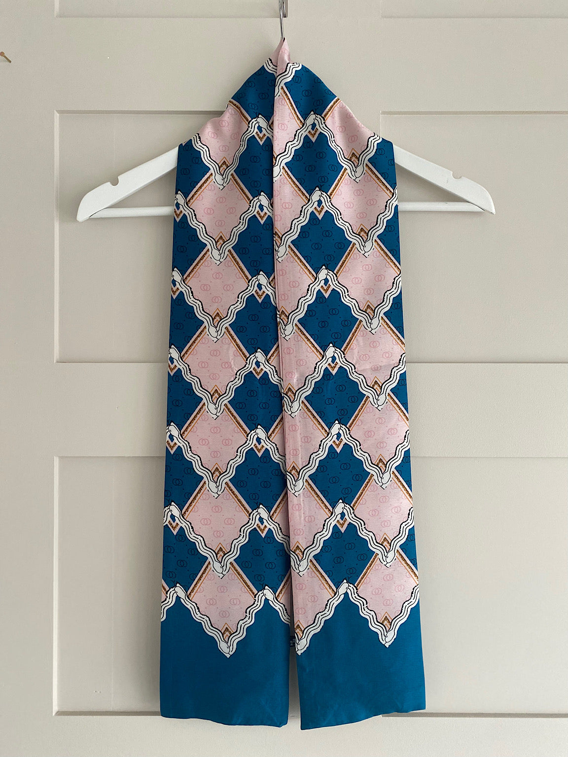 Diamond Pattern Slim Scarf