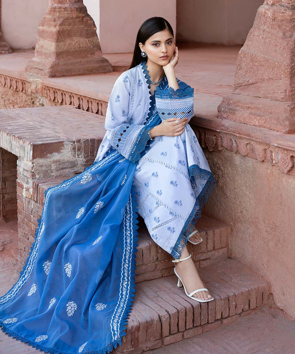 Embroidered Karandi Dupatta