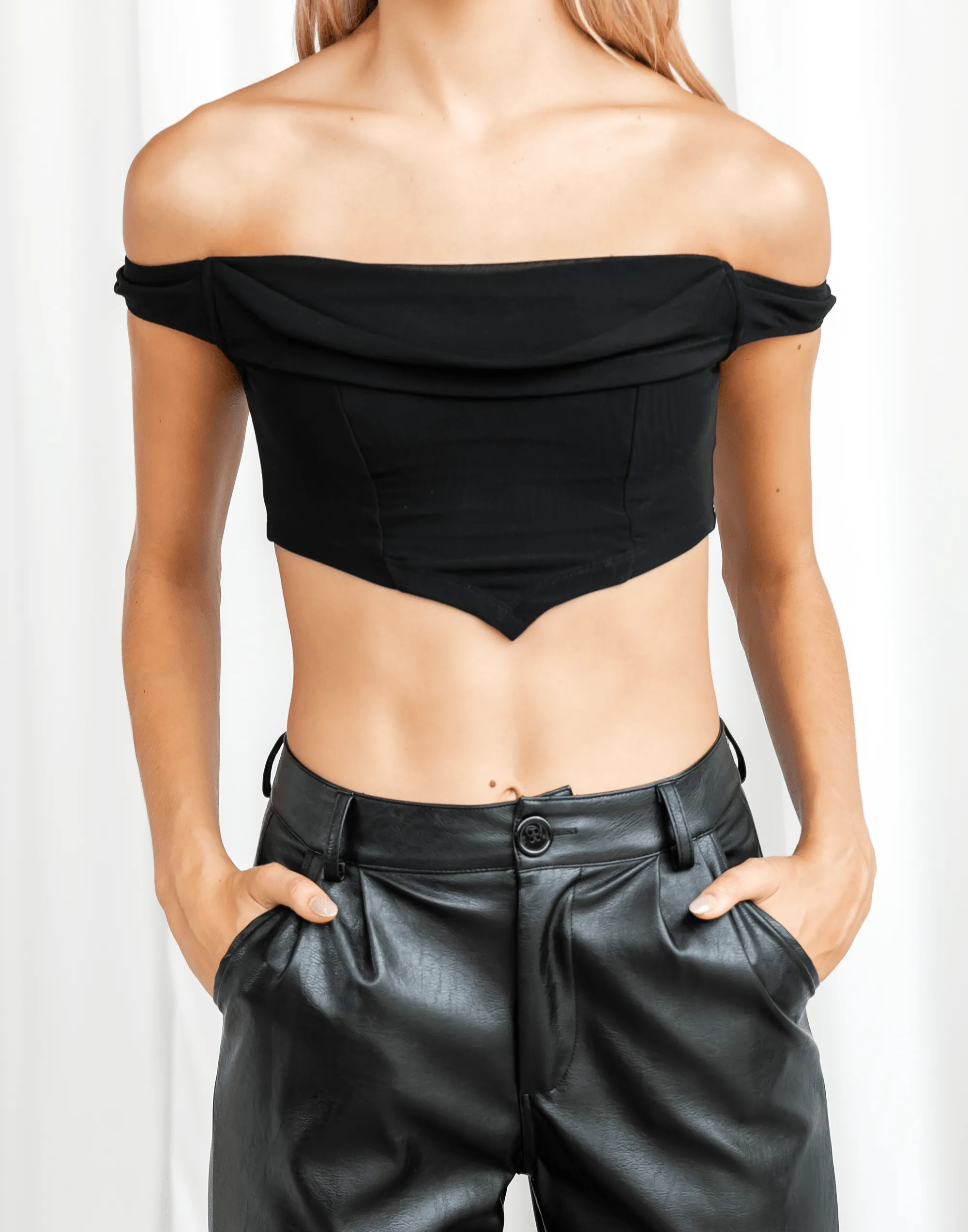 Mikki Crop Top (Black)