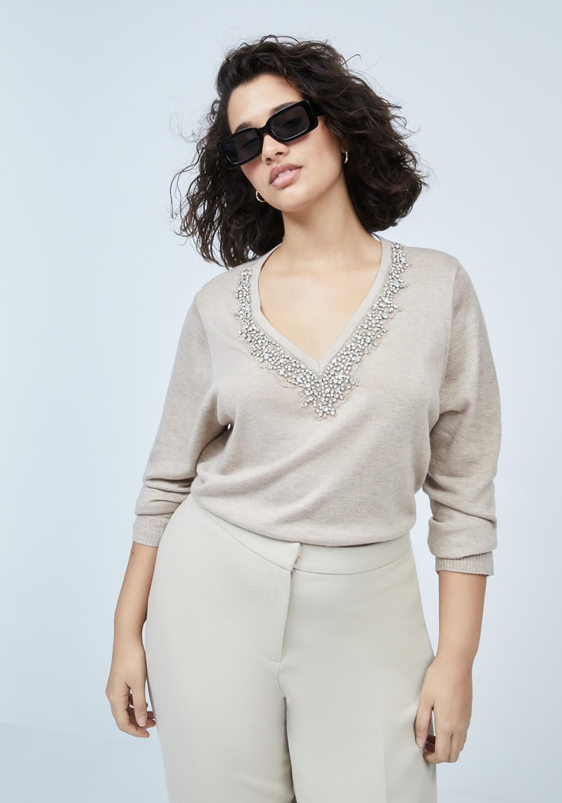 V-Neck Sweater - Beige