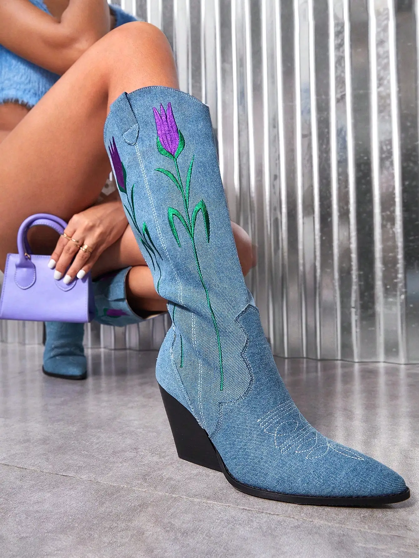 Women's Fashionable Wedge Boots With Embroidered Flower Design For Outdoors